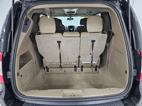 Used 2015 Chrysler Town & Country Touring-L w/ Driver Convenience Group image 6
