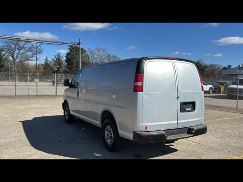 Used 2017 GMC Savana 2500 image 4