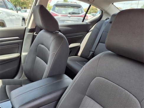 Used 2022 Nissan Altima 2.5 SV image 14