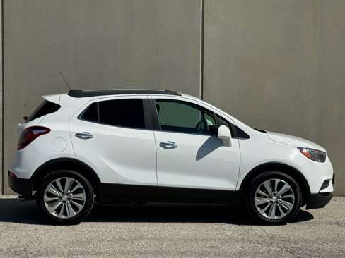 Used 2020 Buick Encore Preferred image 2