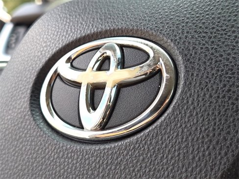 Used 2019 Toyota RAV4 LE image 23
