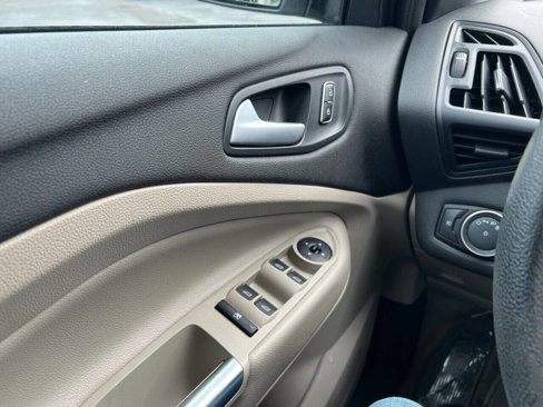 Used 2015 Ford Escape SE w/ Equipment Group 201A image 16