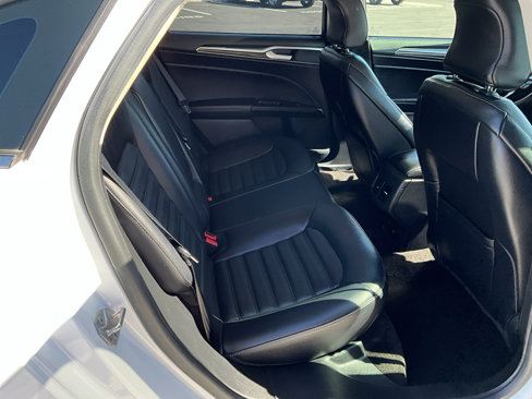 Used 2018 Ford Fusion Energi SE image 6