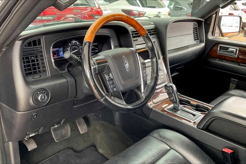 Used 2016 Lincoln Navigator L Select image 17