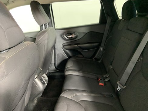 Used 2017 Jeep Cherokee Latitude w/ Safety/Convenience Group image 17