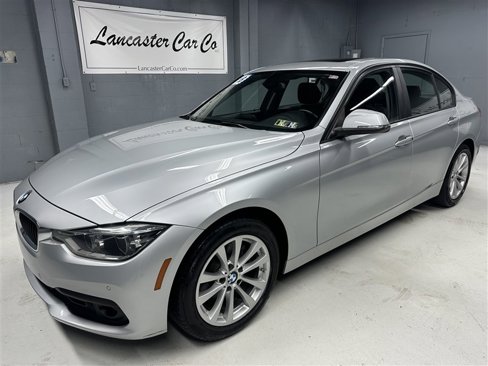 Used 2018 BMW 320i xDrive Sedan w/ Convenience Package image 1