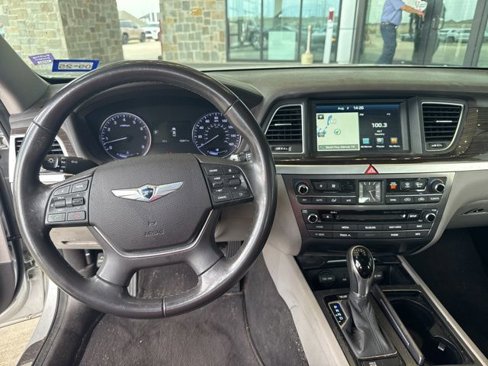 Used 2015 Hyundai Genesis 3.8 image 19