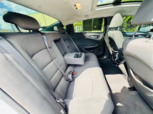 Used 2018 Chevrolet Malibu LT image 15