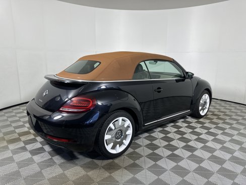 Used 2019 Volkswagen Beetle 2.0T image 7