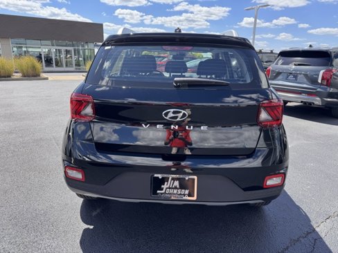 Used 2025 Hyundai Venue SEL image 4