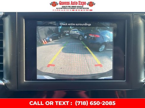 Used 2019 Chrysler Pacifica Touring-L image 15