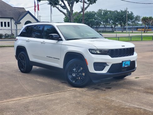 New 2025 Jeep Grand Cherokee Altitude image 29