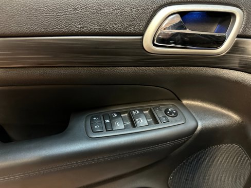 Certified 2021 Jeep Grand Cherokee Laredo X image 10