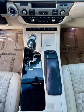Used 2013 Lexus ES 300h image 17