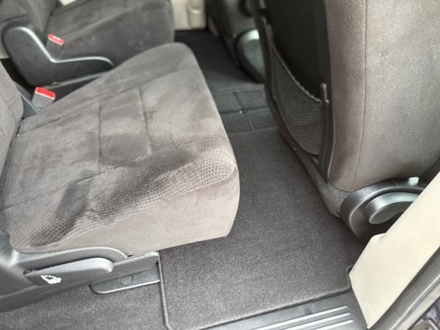 Used 2013 Dodge Grand Caravan SE image 16