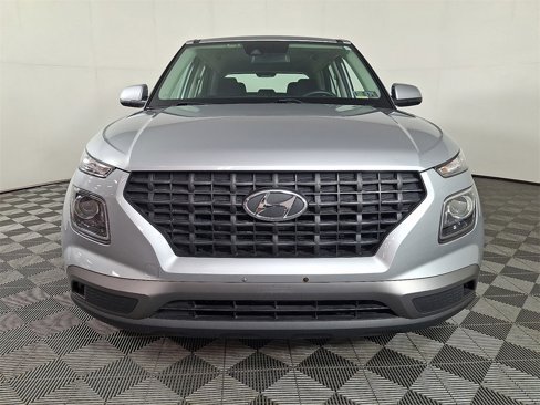 Used 2020 Hyundai Venue SE image 5