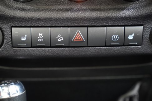Used 2015 Jeep Wrangler Unlimited Sahara w/ Connectivity Group image 25