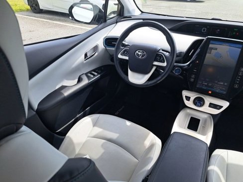 Used 2018 Toyota Prius Four image 19