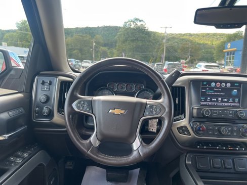 Used 2018 Chevrolet Silverado 1500 LTZ Z71 w/ LTZ Plus Package image 19