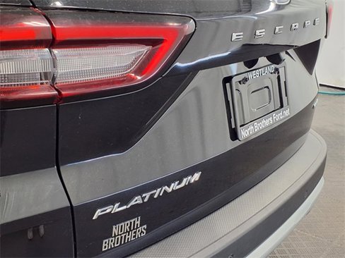 Certified 2023 Ford Escape Platinum image 31