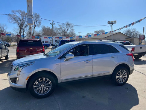 Used 2017 Cadillac XT5 Luxury image 2