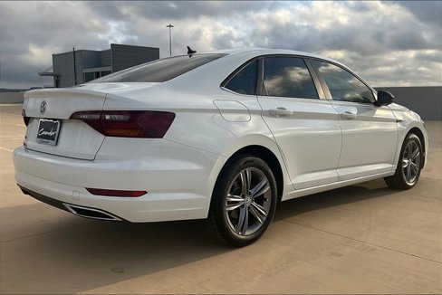 Used 2019 Volkswagen Jetta R-Line image 4