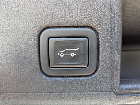 Used 2023 GMC Terrain SLE w/ Driver Convenience Package image 30