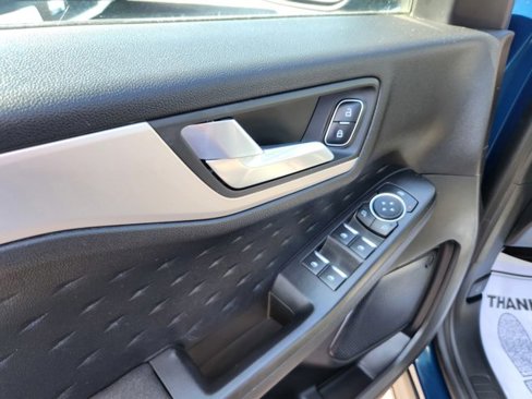 Used 2020 Ford Escape SE image 33