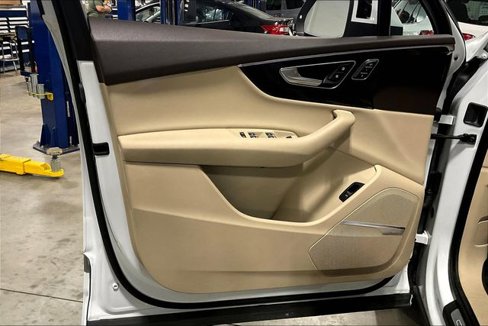 Used 2018 Audi Q7 3.0T Prestige image 23
