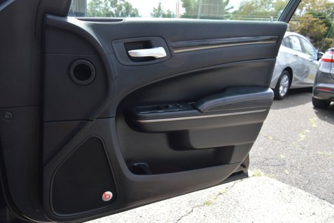 Used 2016 Chrysler 300 S image 28