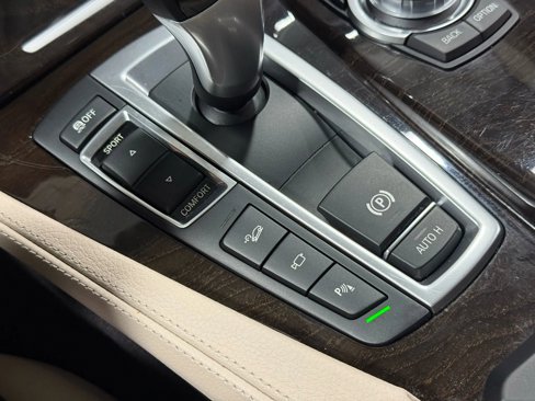 Used 2013 BMW 535i xDrive Sedan image 40