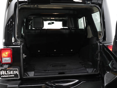Used 2018 Jeep Wrangler Unlimited Sahara w/ Dual Top Group image 15