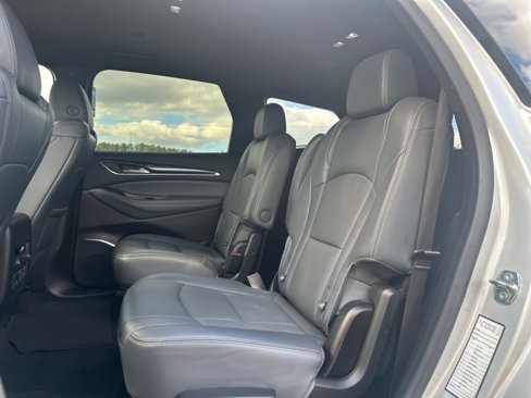 Used 2022 Buick Enclave Premium image 24