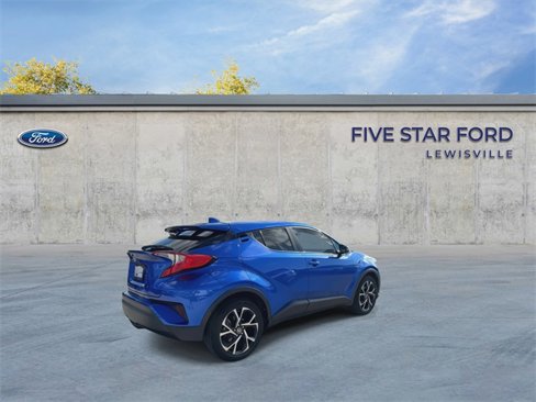 Used 2022 Toyota C-HR XLE image 8