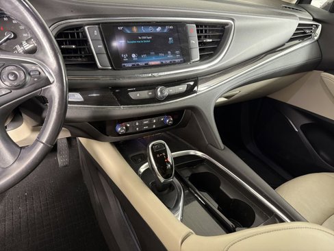 Used 2018 Buick Enclave Essence image 29