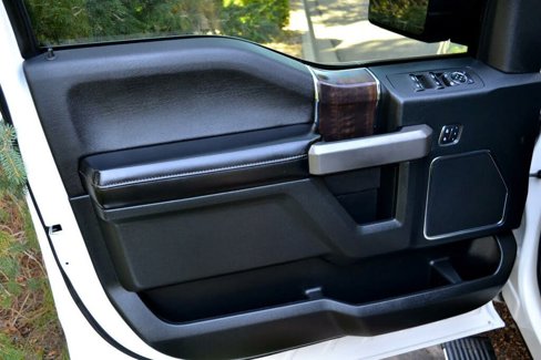 Used 2015 Ford F150 Platinum w/ Equipment Group 701A Luxury image 18