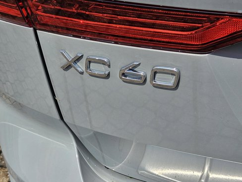 New 2025 Volvo XC60 B5 Core w/ Protection Package Premier image 7