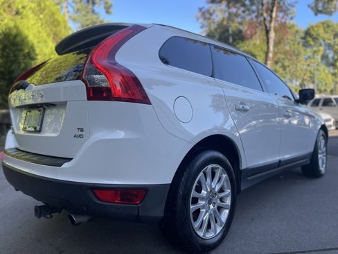 Used 2010 Volvo XC60 T6 image 4