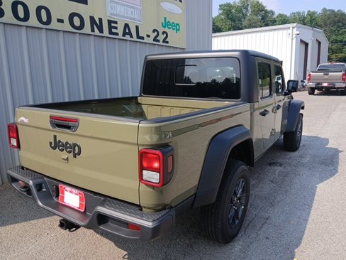 New 2025 Jeep Gladiator Sport image 3