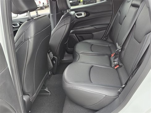 New 2026 Jeep Compass Latitude image 7