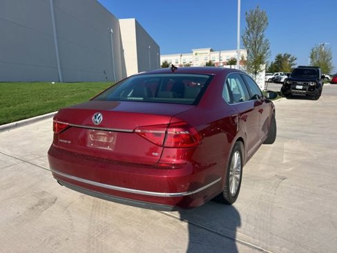 Used 2016 Volkswagen Passat 1.8T SE image 3