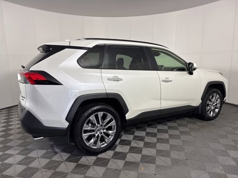 Used 2021 Toyota RAV4 Limited image 8