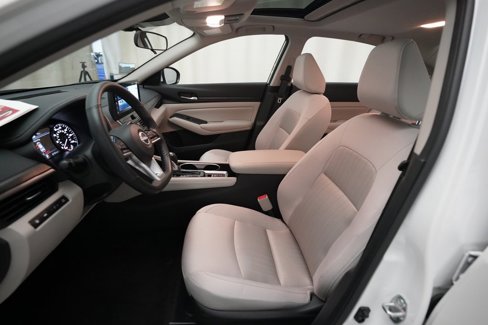 Certified 2024 Nissan Altima 2.5 SV image 7