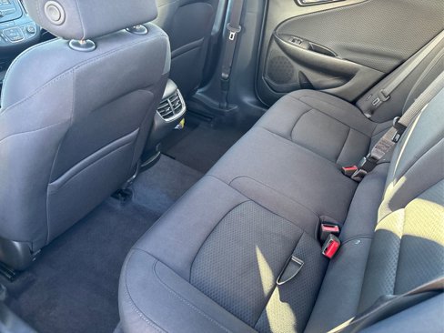 Used 2017 Chevrolet Malibu LT image 10