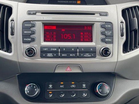 Used 2016 Kia Sportage LX image 9