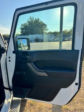 Used 2017 Jeep Wrangler Unlimited Sport w/ Connectivity Group image 13