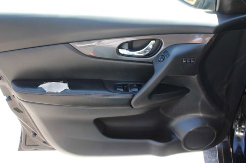 Used 2019 Nissan Rogue SV w/ Premium Package image 18
