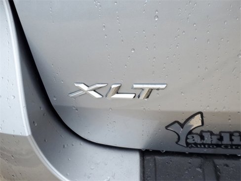 Used 2021 Ford Explorer XLT w/ Equipment Group 202A image 7