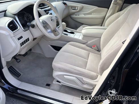 Used 2015 Nissan Murano S image 16
