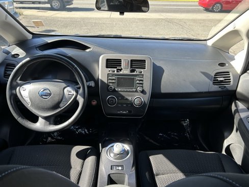 Used 2015 Nissan Leaf S image 12